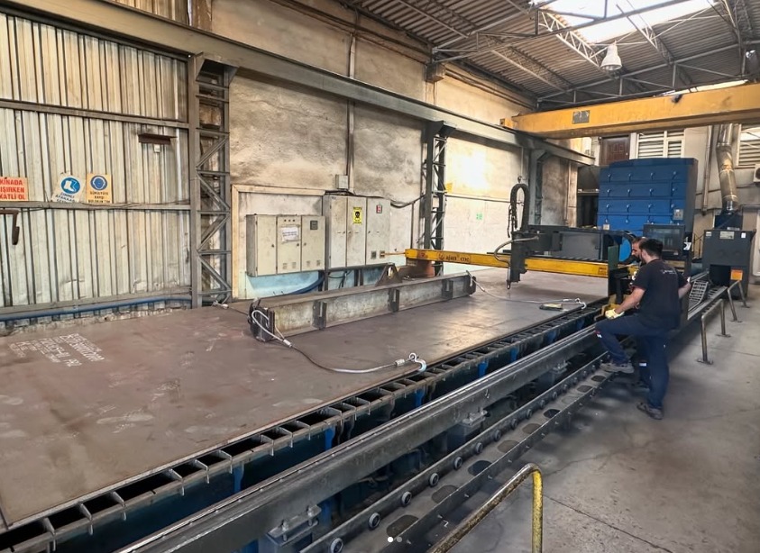 Abkant büküm makinesi